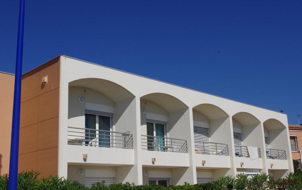 Les Stoechades Aparthotel Hyeres Bilik gambar