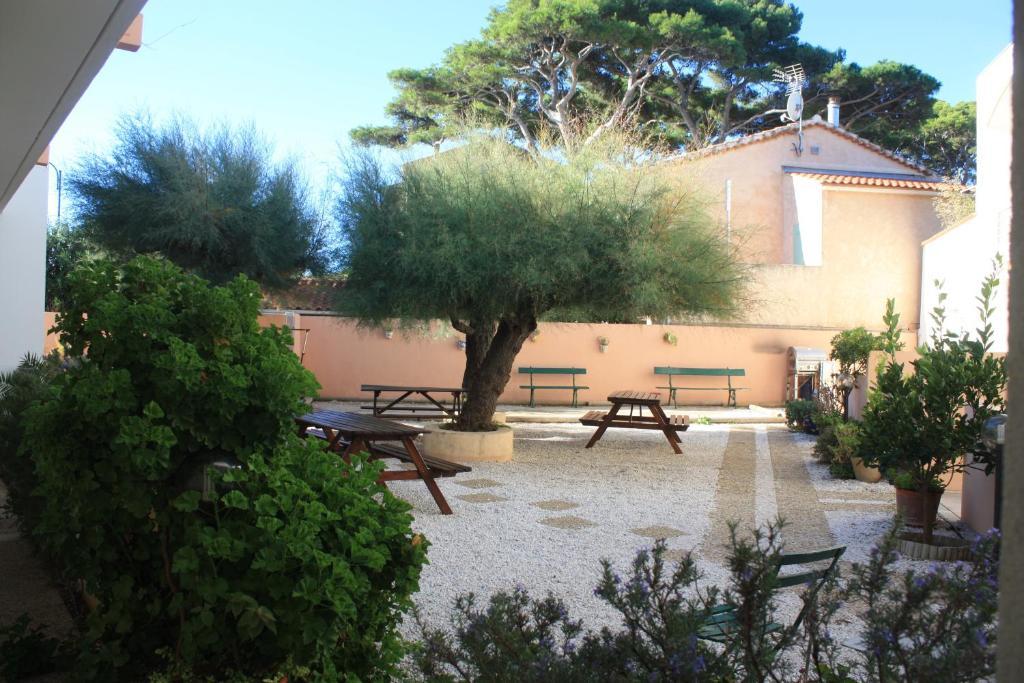Les Stoechades Aparthotel Hyeres Bilik gambar